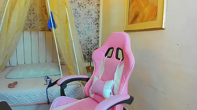 agatha rusell  online show from 02.06.25