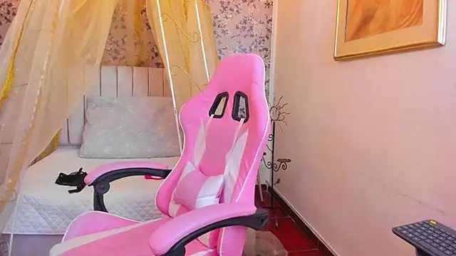 agatha rusell  online show from 02.20.25