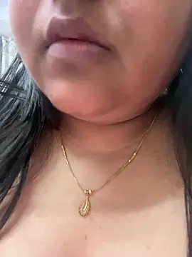 smile pretty online show from 03.13.25