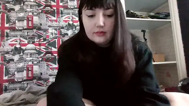 Lynylou online show from 12.04.25