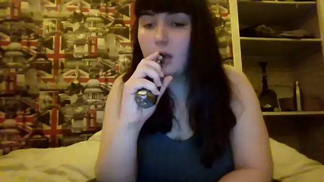 Lynylou online show from 12.21.25