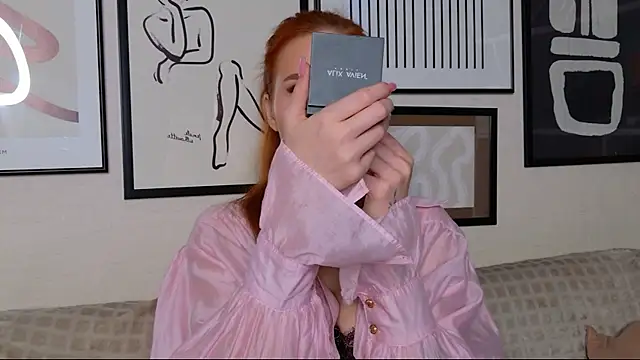 JudyWalkerr online show from 12.14.25