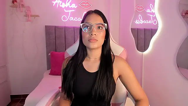 Snapshot of jacobss_gh chatting on 10.10.25 jacobss gh online show from 10.10.25