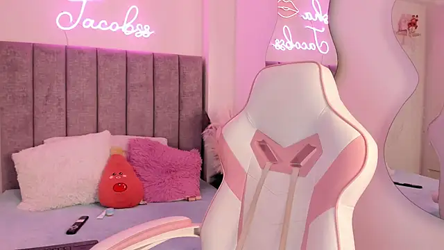 Snapshot of jacobss_gh chatting on 11.03.25 jacobss gh online show from 11.03.25