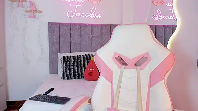 Snapshot of jacobss_gh chatting on 11.28.25 jacobss gh online show from 11.28.25