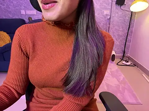 Snapshot of MidnightFlame chatting on 12.20.24 MidnightFlame online show from 12.20.24