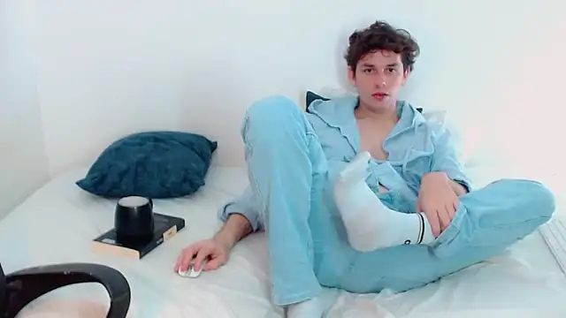 Elio555 online show from 12.15.24