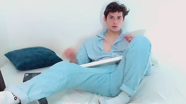 Elio555 online show from 12.15.24