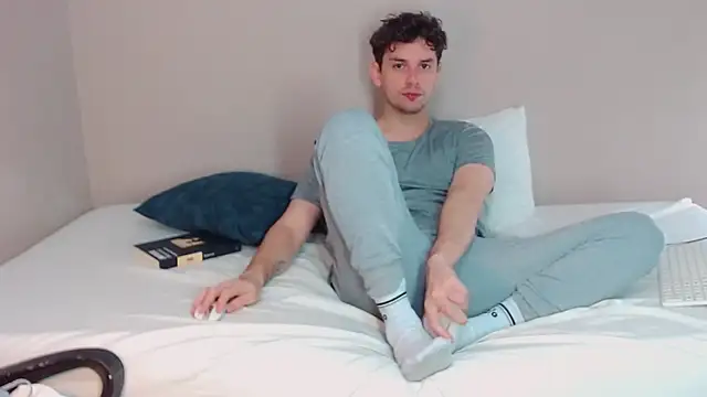 Elio555 online show from 12.21.24