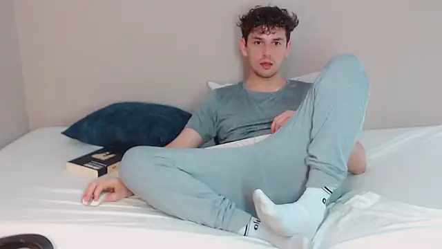 Elio555 online show from 12.21.24