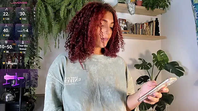 Snapshot of katrinaa_ricci chatting on 12.13.24 katrinaa ricci online show from 12.13.24