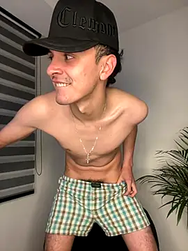 Snapshot of bastia_noooo chatting on 10.24.25 bastia noooo online show from 10.24.25