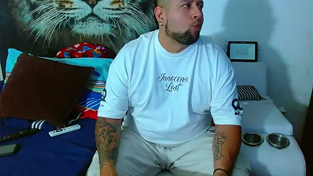 Snapshot of Michaell_Myerss_ chatting on 10.30.25 Michaell Myerss  online show from 10.30.25