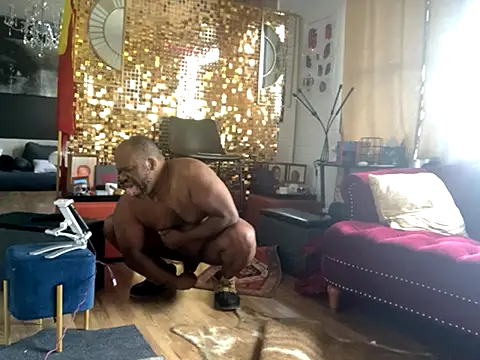 Snapshot of bigshh8 chatting on 11.14.25 bigshh8 online show from 11.14.25