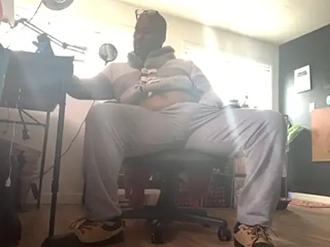 Snapshot of bigshh8 chatting on 02.25.26 bigshh8 online show from 02.25.26