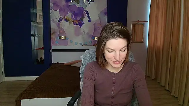 Snapshot of EmilyWalkeri chatting on 12.02.24 EmilyWalkeri online show from 12.02.24