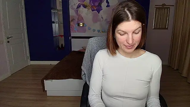 Snapshot of EmilyWalkeri chatting on 12.03.24 EmilyWalkeri online show from 12.03.24