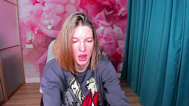 Snapshot of EmilyWalkeri chatting on 02.03.25 EmilyWalkeri online show from 02.03.25