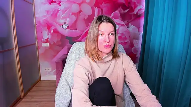 Snapshot of EmilyWalkeri chatting on 02.09.25 EmilyWalkeri online show from 02.09.25