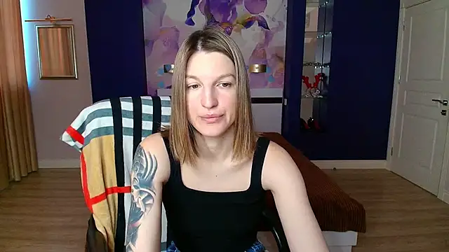 Snapshot of EmilyWalkeri chatting on 02.26.25 EmilyWalkeri online show from 02.26.25