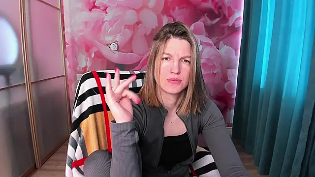 Snapshot of EmilyWalkeri chatting on 02.27.25 EmilyWalkeri online show from 02.27.25