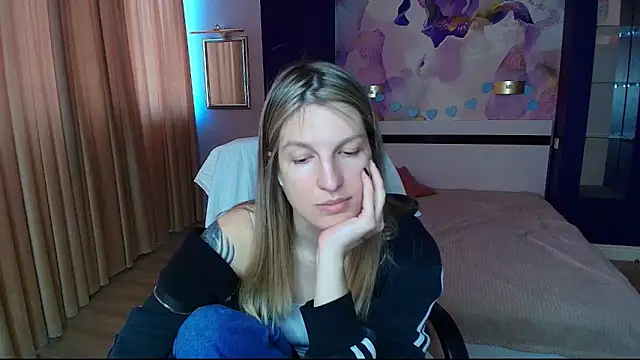 EmilyWalkeri online show from 05.11.26