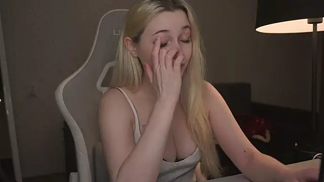 Lisa 003 online show from 01.24.25