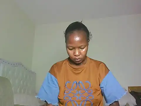 Snapshot of sexy_barbie2024 chatting on 11.20.25 sexy barbie2024 online show from 11.20.25