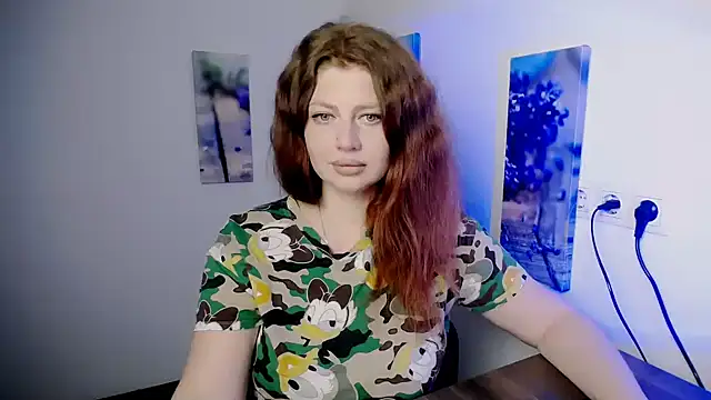 Lizzy Love online show from 02.25.26