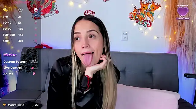 Snapshot of cindy_love2 chatting on 12.15.24 cindy love2 online show from 12.15.24