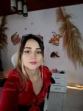 Snapshot of cindy_love2 chatting on 01.02.25 cindy love2 online show from 01.02.25