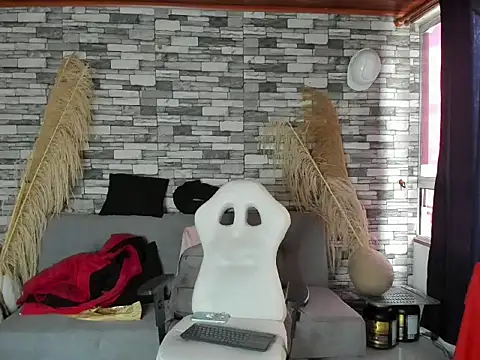 Snapshot of cindy_love2 chatting on 09.22.25 cindy love2 online show from 09.22.25