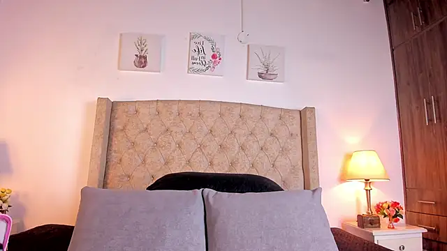 allisson m online show from 04.15.26