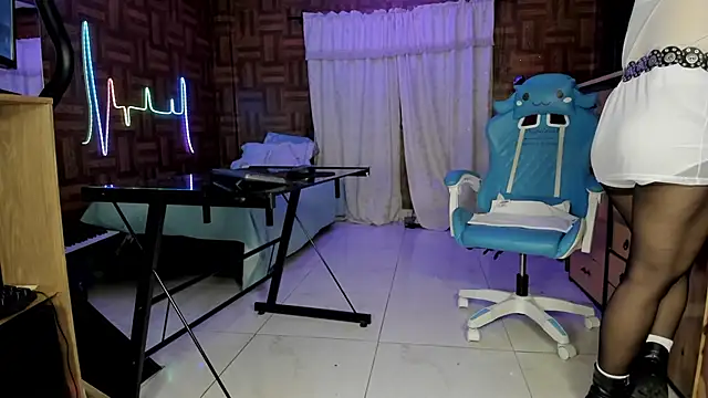 Snapshot of Cristina_Vanegas631 chatting on 11.12.25 Cristina Vanegas631 online show from 11.12.25