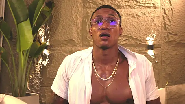 Logan Varela online show from 03.20.25