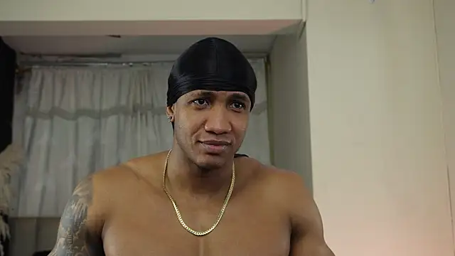 Logan Varela online show from 10.05.25