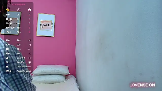 yourcuteneighbourr online show from 12.21.24