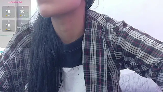 yourcuteneighbourr online show from 10.28.25