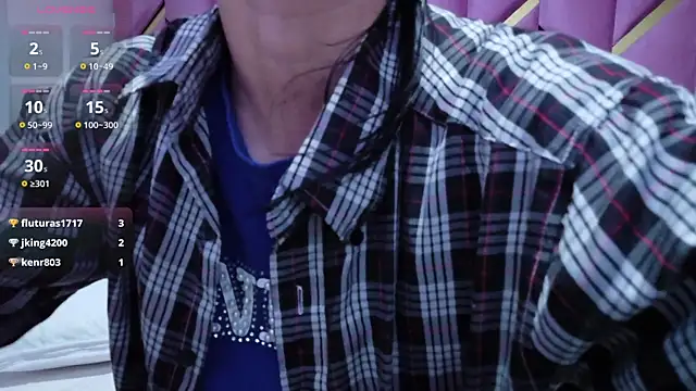 Snapshot of yourcuteneighbourr chatting on 01.10.26 yourcuteneighbourr online show from 01.10.26