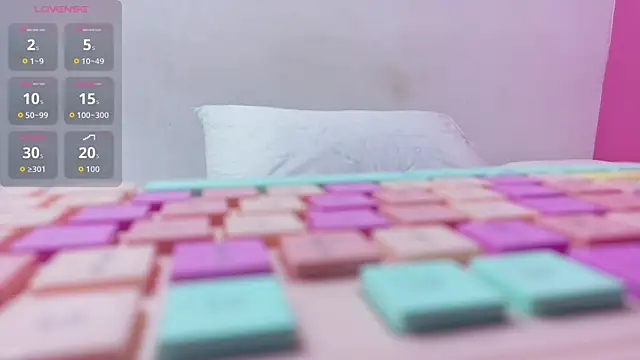 Snapshot of yourcuteneighbourr chatting on 02.20.26 yourcuteneighbourr online show from 02.20.26