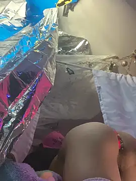 gurlnips online show from 03.11.25