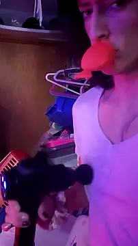 gurlnips online show from 10.18.25