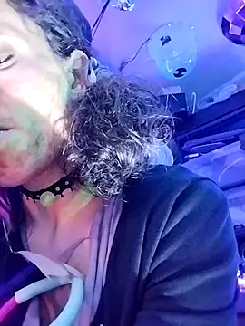 gurlnips online show from 03.13.26