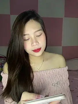 Snapshot of Bae1103 chatting on 02.15.25 Bae1103 online show from 02.15.25