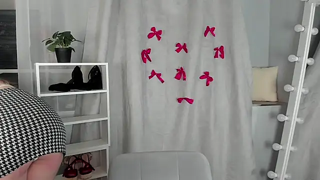 Rebecca Kelly online show from 02.03.25