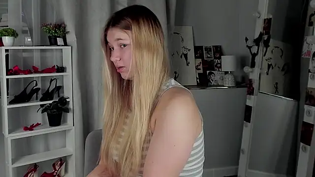 Rebecca Kelly online show from 11.05.25