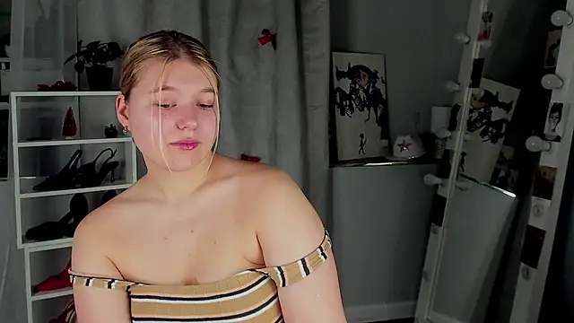 Rebecca Kelly online show from 01.08.26