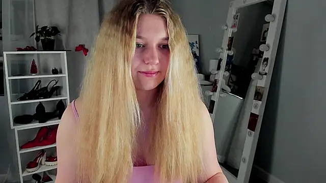 Rebecca Kelly online show from 01.12.26