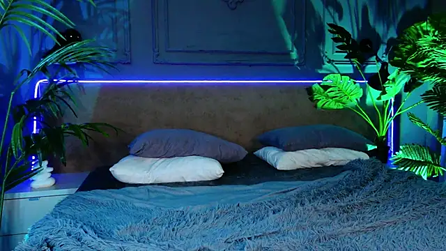 Snapshot of Liv_Fay chatting on 03.21.25 Liv Fay online show from 03.21.25