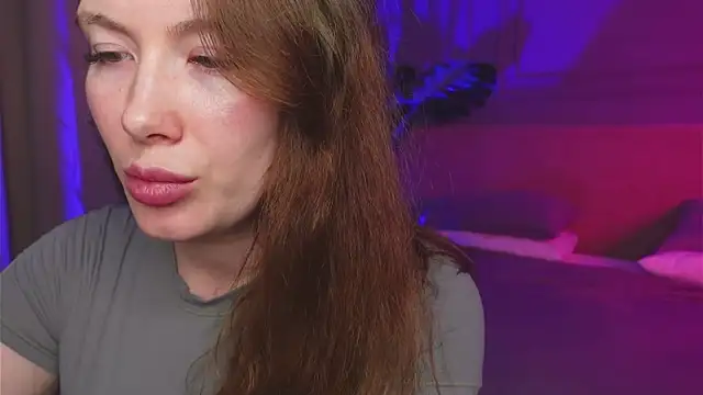 Snapshot of Liv_Fay chatting on 11.07.25 Liv Fay online show from 11.07.25